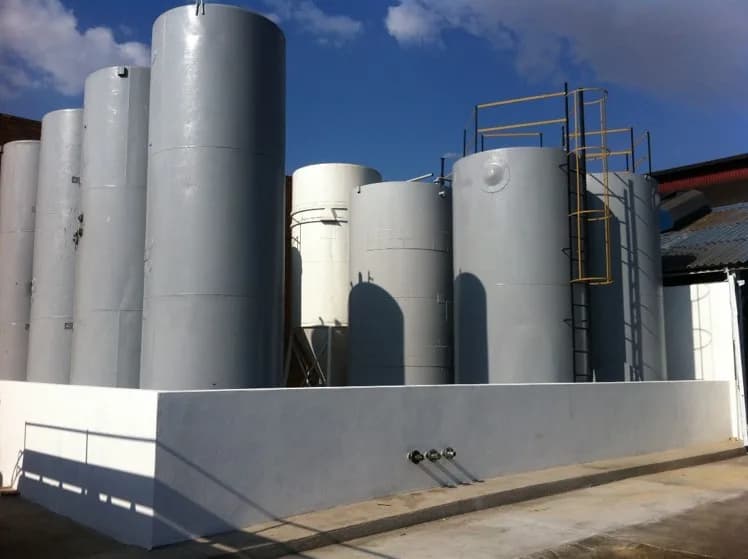 Carnikkioil cc. in Lakefield
