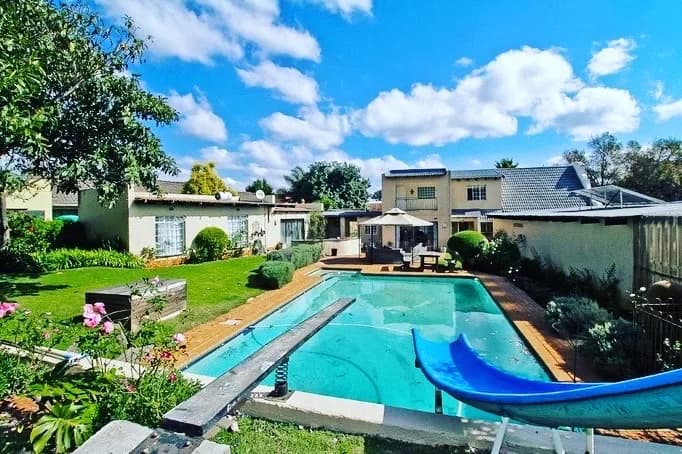clarehogan_realestate in Craighall