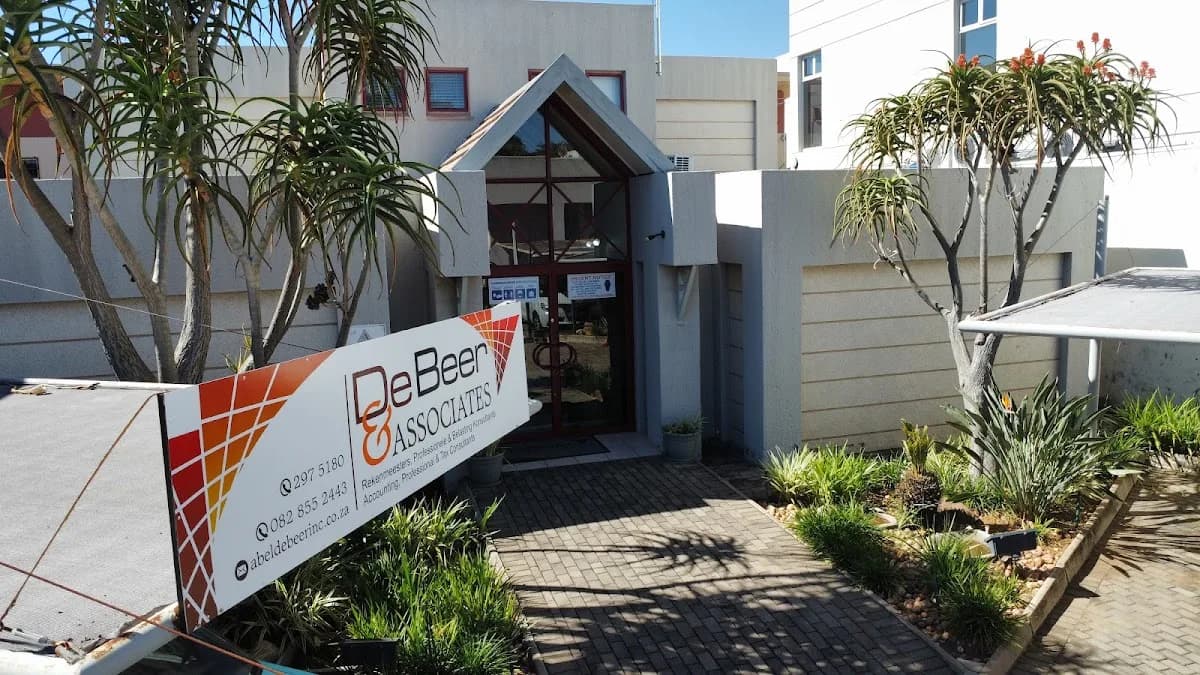 debeer & associates in Bendor