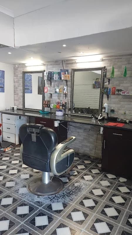 Lucky star hair salon in Shaka's Rock