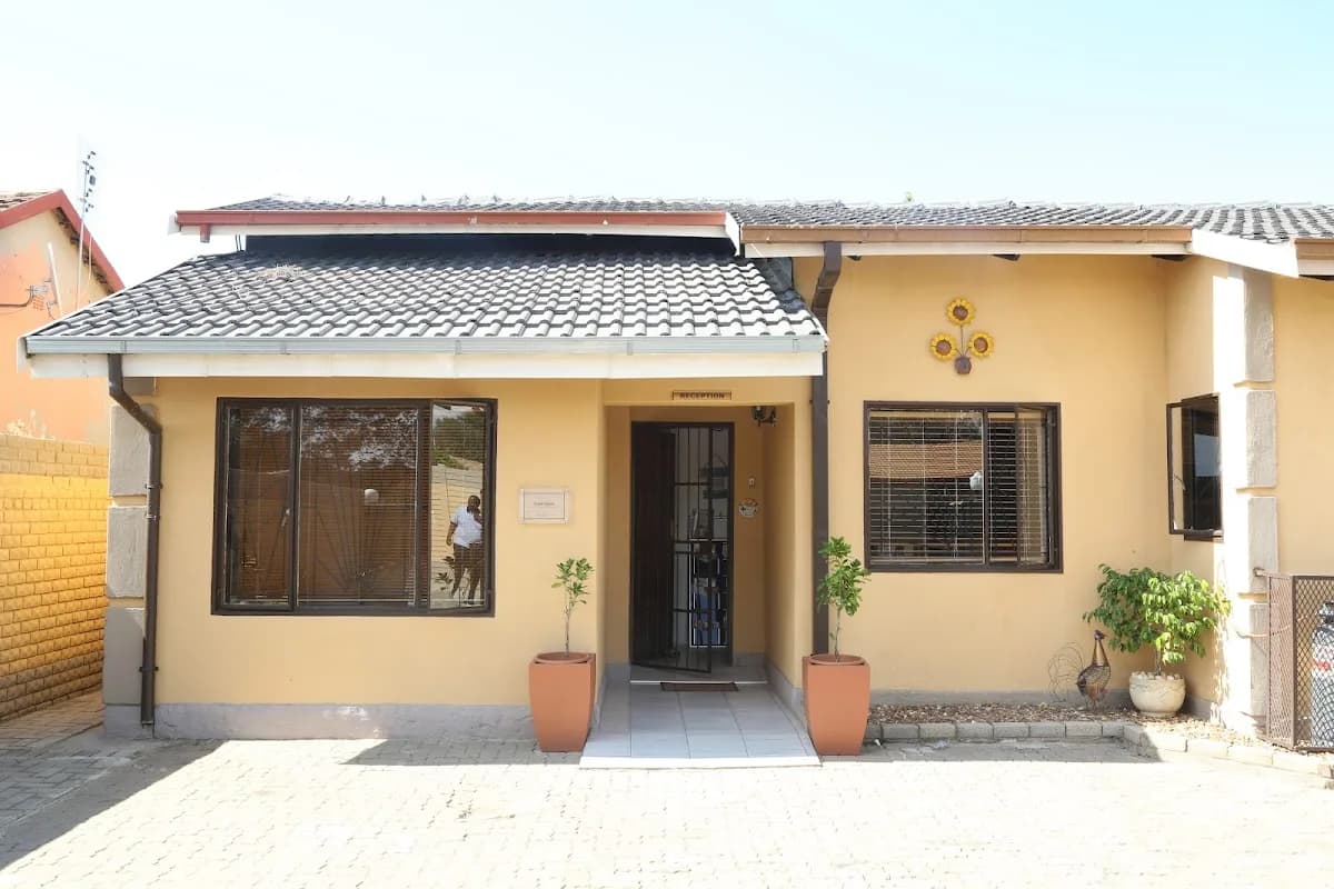 Roba Monakedi Guest Lodge in Mmabatho