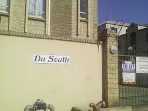 Du South Apartments - Hatfield. in Hatfield