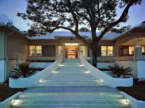 umSisi House, 5 Star Country House and Villa in White River CBD