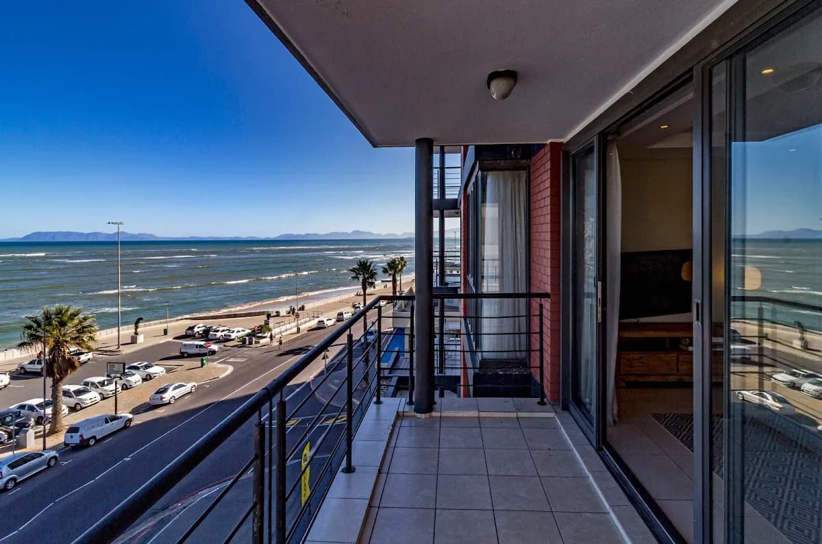 Luxury Stay in Fleur Park - Gordon's Bay, Strand, Paardevlei and Mossel Bay in Gordon's Bay