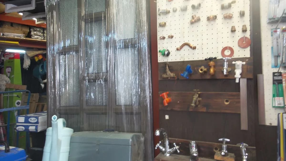 KING BUILDERS HARDWARE in Durban CBD