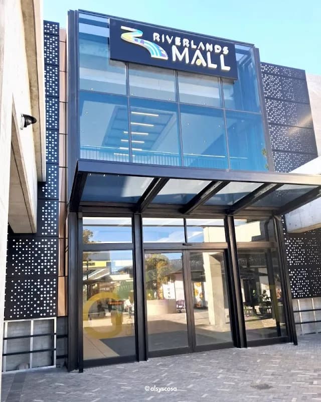 Ezi Wash Laundry Riverlands Mall in Bhisho Government Qtr