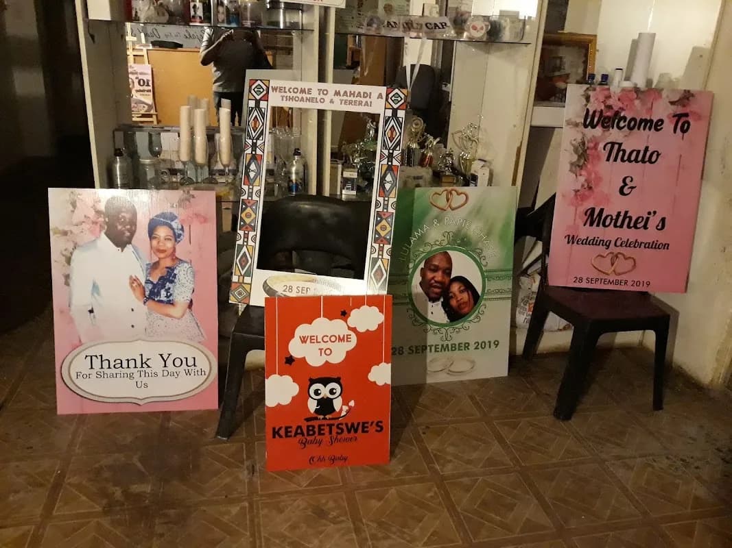 Lesmas Signs in Montshiwa
