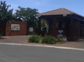 La Maison Complex - Weltevredenpark in Weltevreden Park