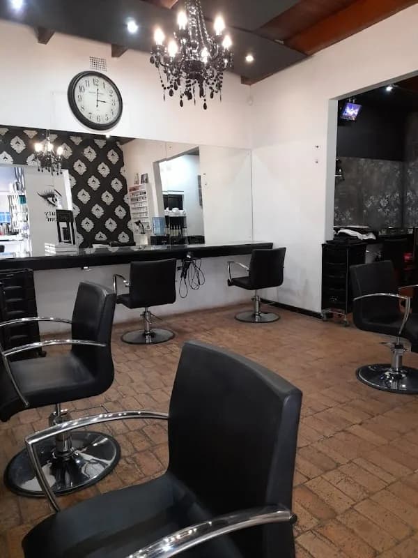 Femme Unisex Hair & Beauty Studio in Boland Park