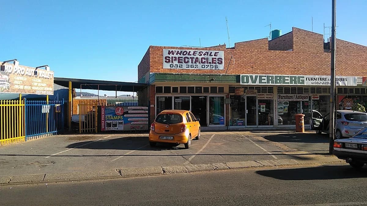 Wholesale Optometrist in The Moot