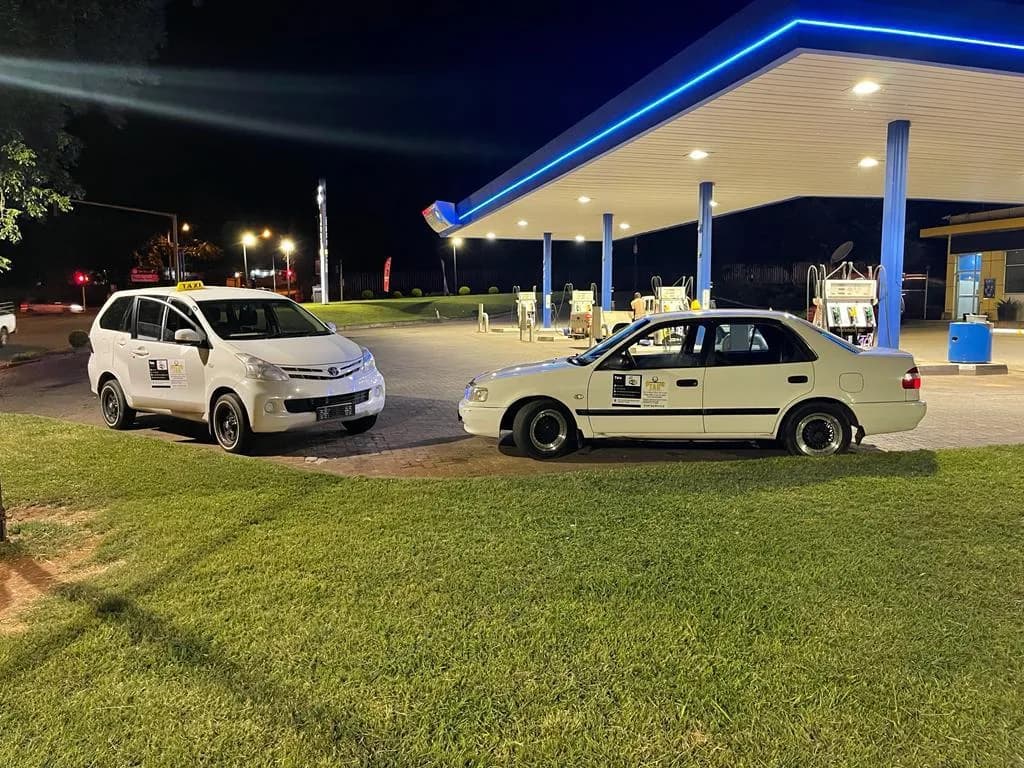 Tau's Maxi Taxi Services in Tzaneen CBD