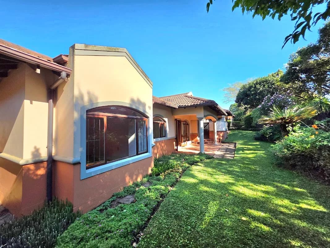 Le Domaine Estate in Hillcrest