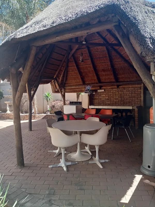 Endlovini Guest House Southcrest in Alberton