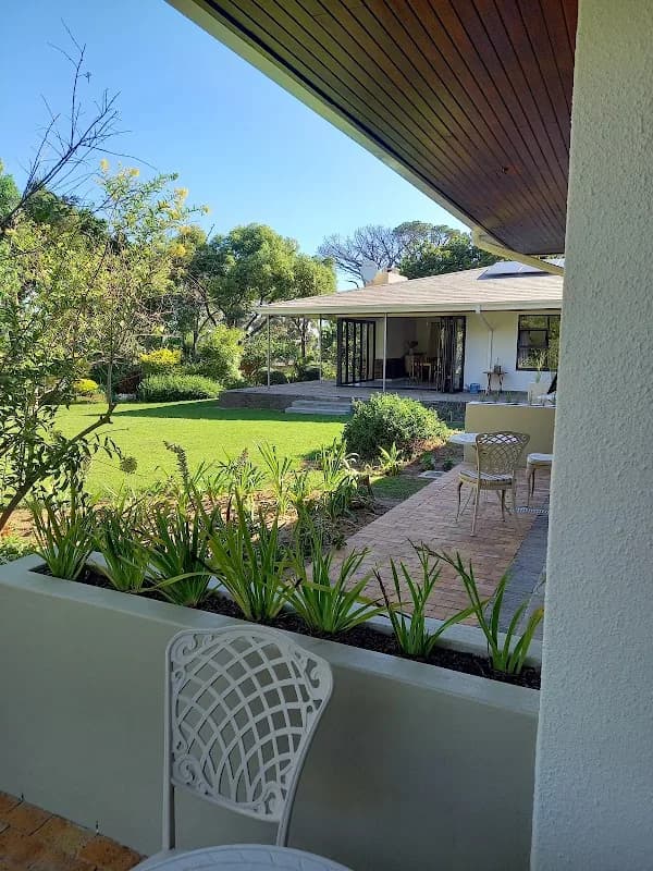 Somer House Guest Suites in Somerset West CBD