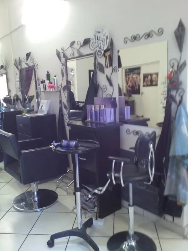 Larouxle Hairsalon in Baillie Park