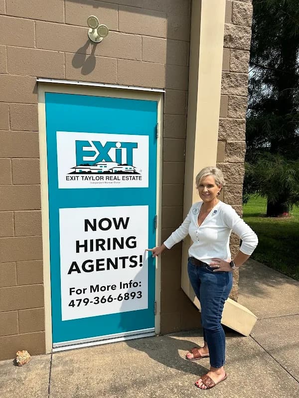 EXIT Taylor Real Estate Bentonville in Bentonville / Walmart HQ