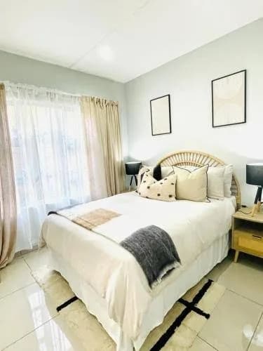 Trendy comfortable 1 bedroom apartment in Mthatha CBD