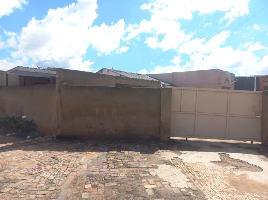 Lebea Atlas Holdings (Pty) Ltd in Dobsonville