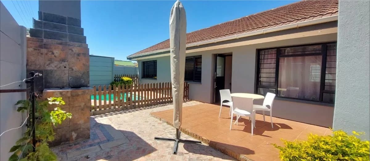 The Elephant House & Cottage in Gordon's Bay