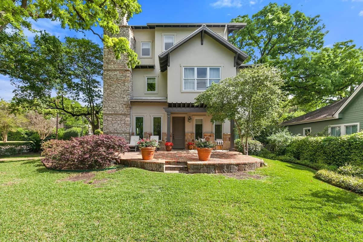 Pauly Presley Realty in East Austin