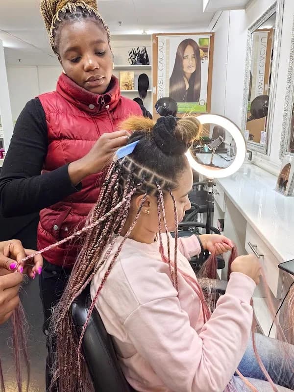 Monroe's Nails & Beauty in Weltevreden Park
