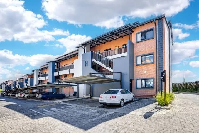 Waterfall Ridge Complex - Midrand. in Midrand