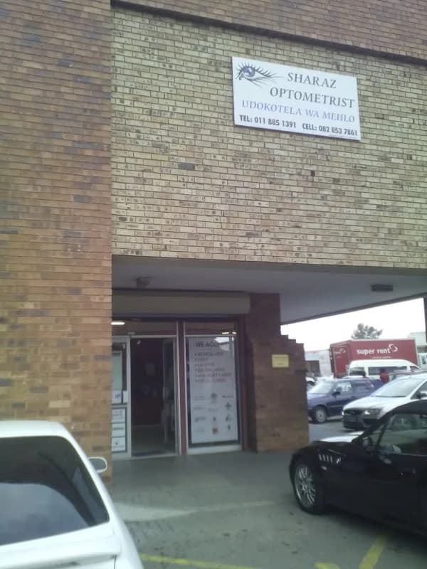 Sharaz Optometrist in Alexandra