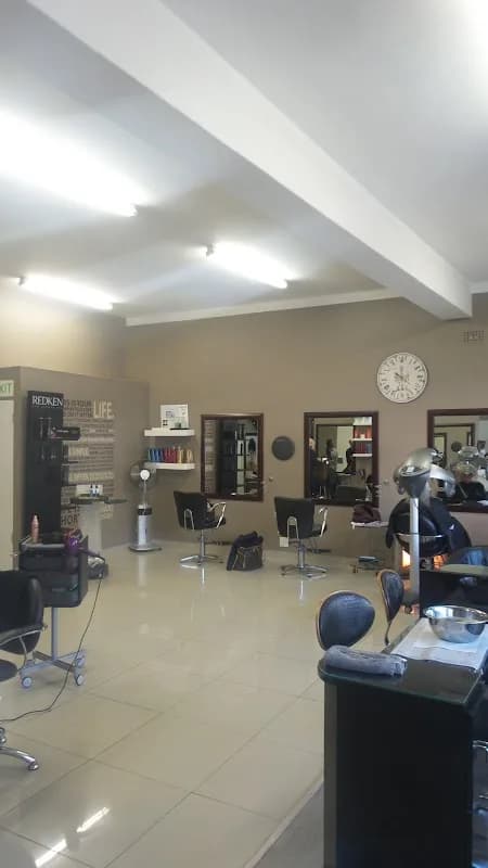 KAVANAGH'S HAIR & BEAUTY in Clifton