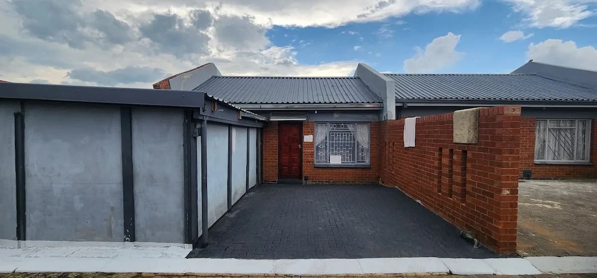 Casa Línda R385.00 per room in Madadeni