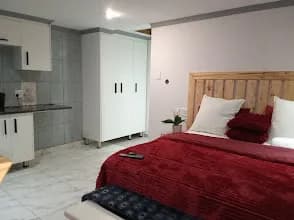 Newcastle thully guesthouse in Madadeni