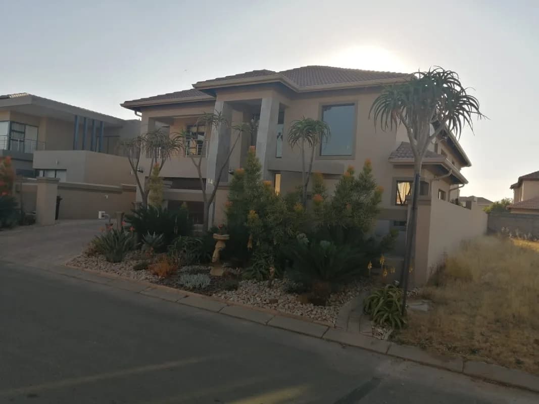 AYESHA'S REAL ESTATE in Benoni CBD