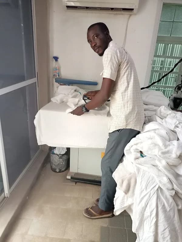 0s2 spotless laundry and dry-cleaning services in Apo