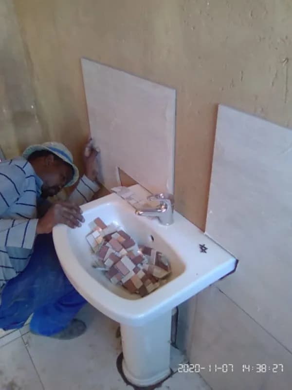 The Handymen CO (PTY) LTD in Montshiwa