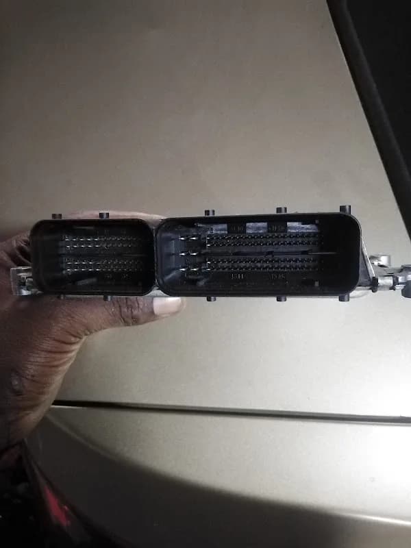 Victor Auto Electrician in Strathavon