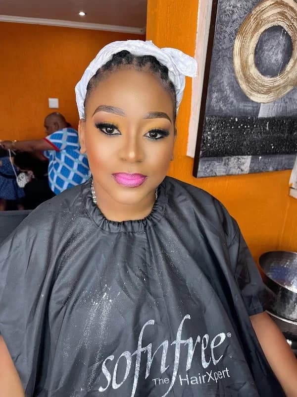 Lindi Face Beat in Silverton