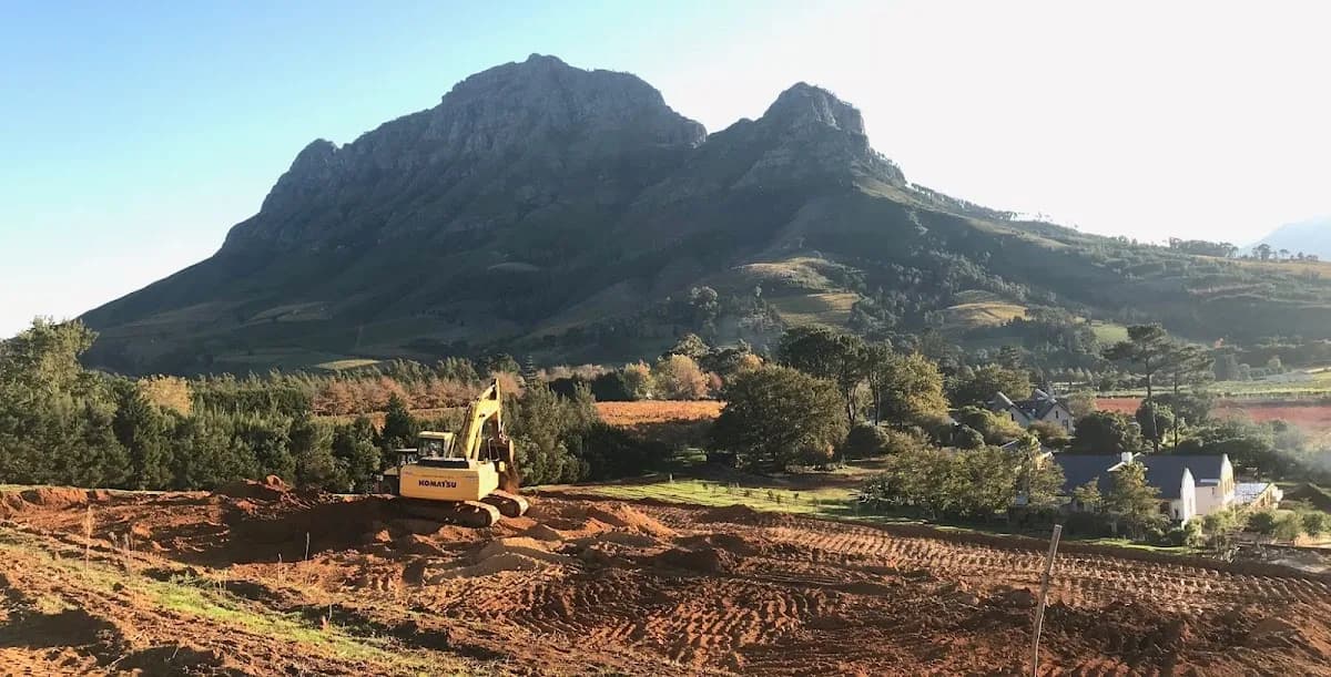 Johnson Plant Hire and Civils (Pty) Ltd in Die Boord