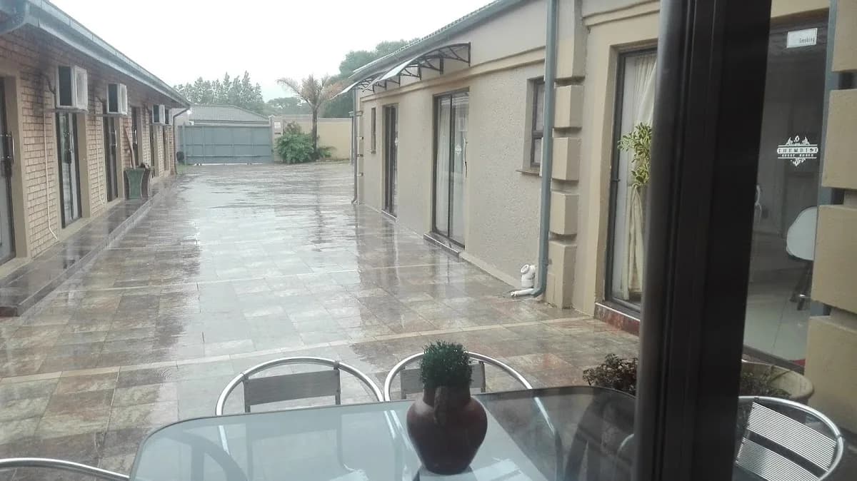 Thembisi Guest House Newcastle in Madadeni