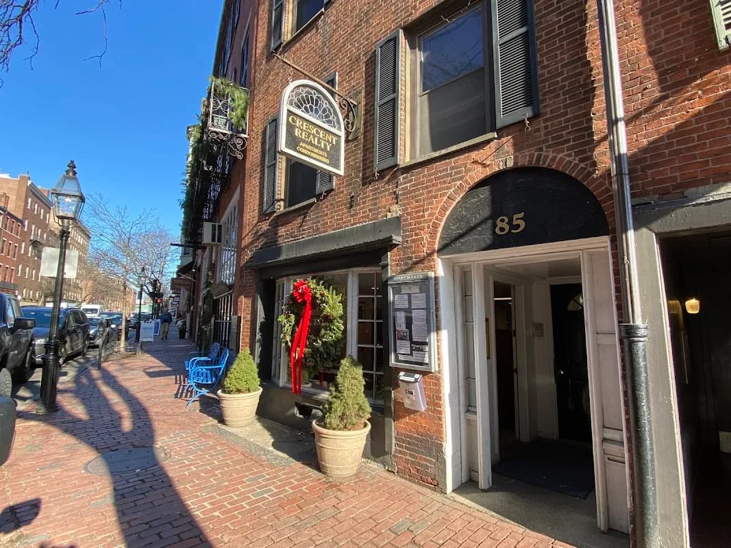 Jackson Hines - Crescent Realty Co. in Downtown / Financial District