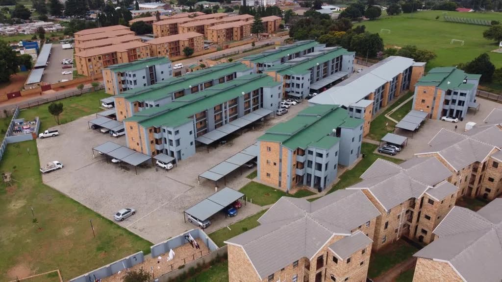 Linden Lane Complex - Roodepoort. in Linden