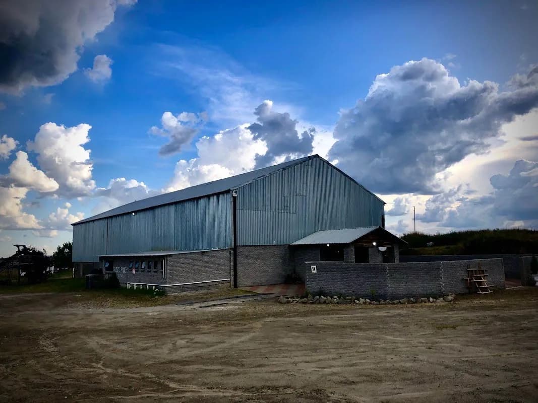 Rustic Ranch in Evander