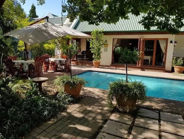 Sunninghill Guest Lodge in Paulshof
