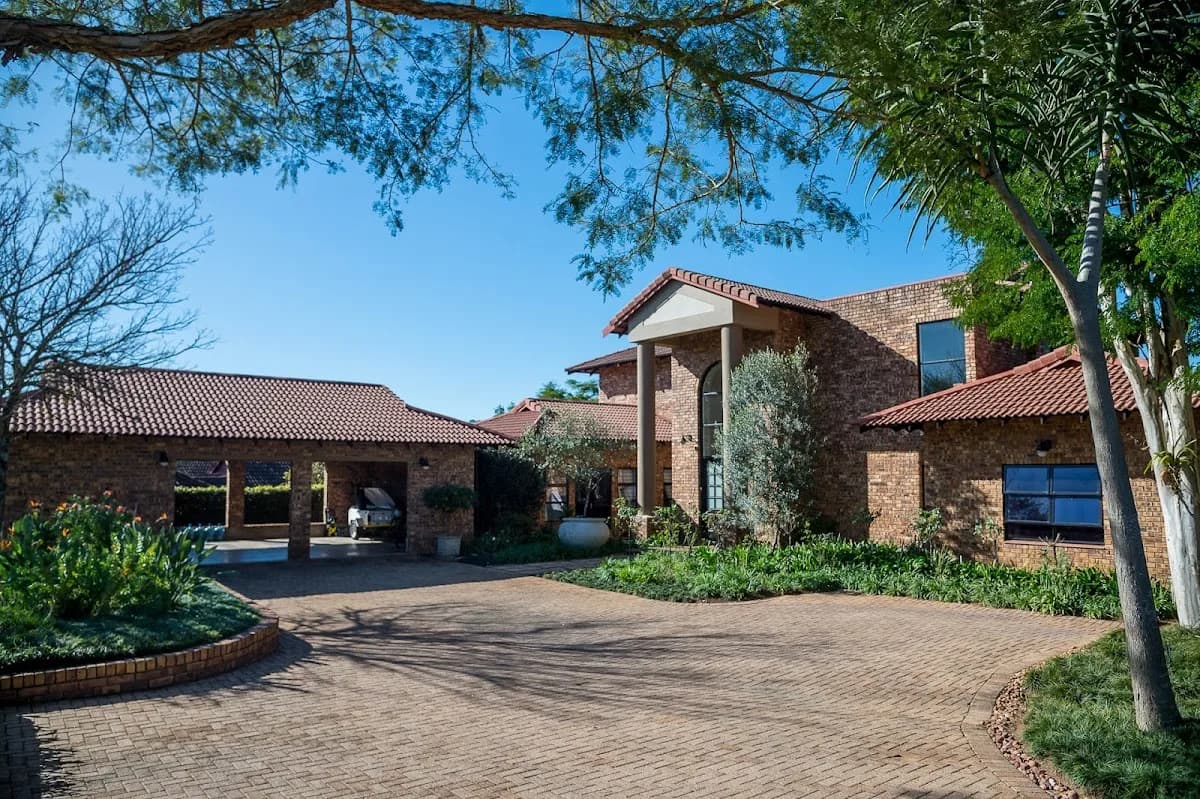 Hilton Kotze Property Partner Chas Everitt in White River
