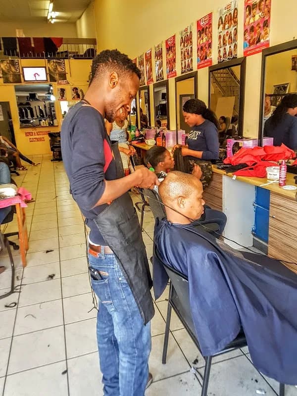 Martinn's Barber Shop & Hair Salon in Florida