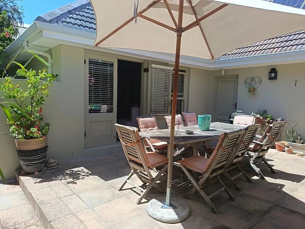 Tranquil Tokai Guesthouse in Tokai