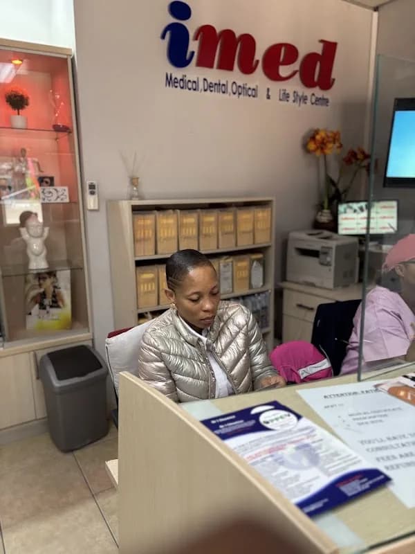 iMed Medical Centre in Hatfield