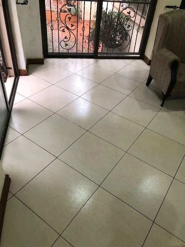 J & E`z Cleaning in Broederstroom