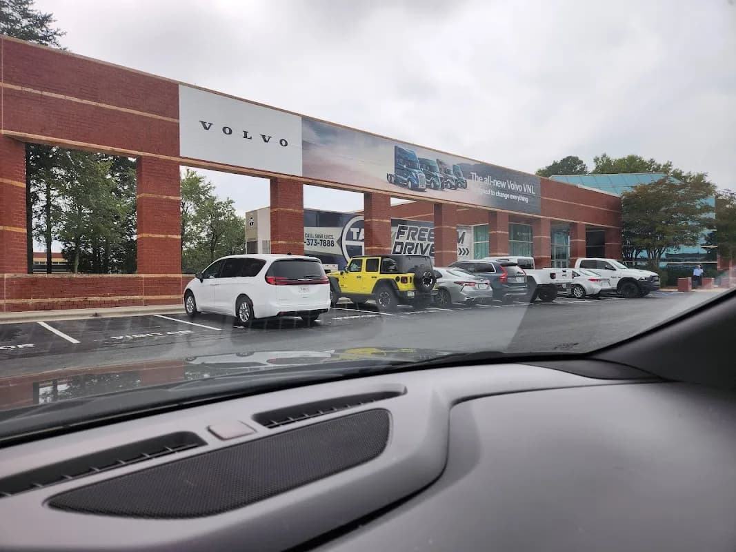 Volvo Trucks North America in PTI Airport / Honda / Volvo
