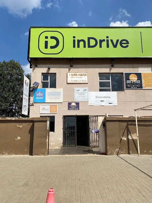 Planet Nails Soweto in Pimville