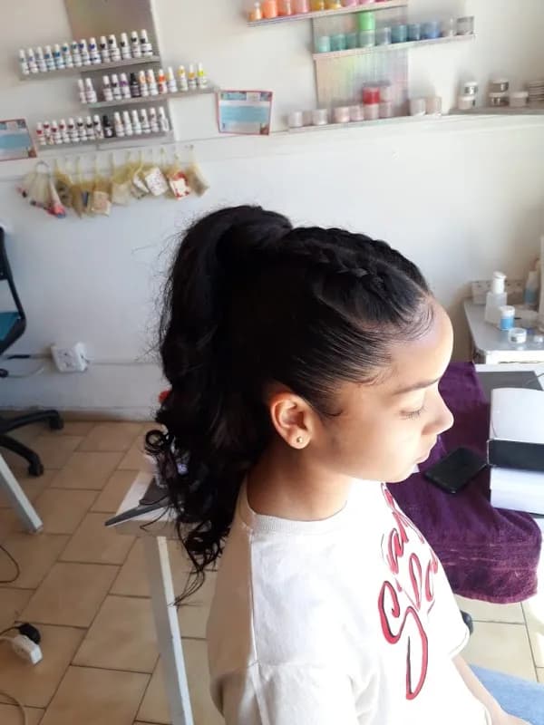 Anisa's Hair and beauty salon in Alberton