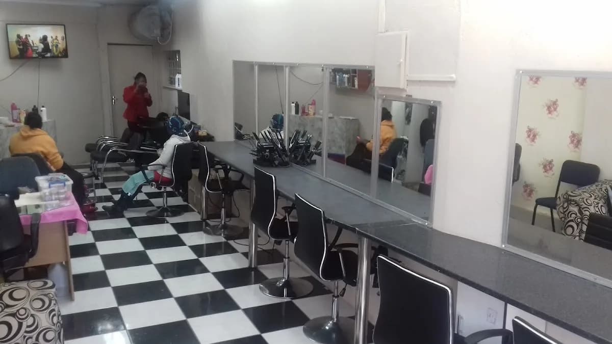 Classic Joe Salon in Willows